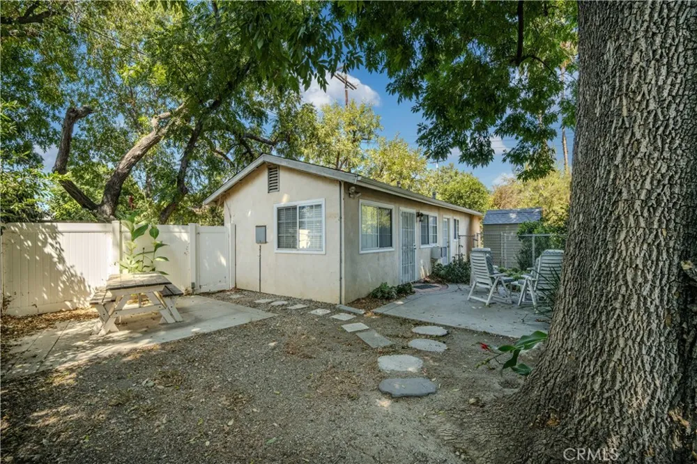 8621 Keokuk Winnetka, CA 91306