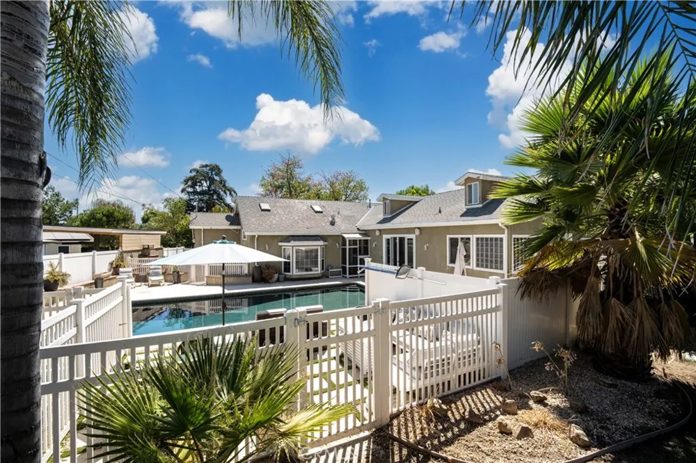 8621 Keokuk Winnetka, CA 91306