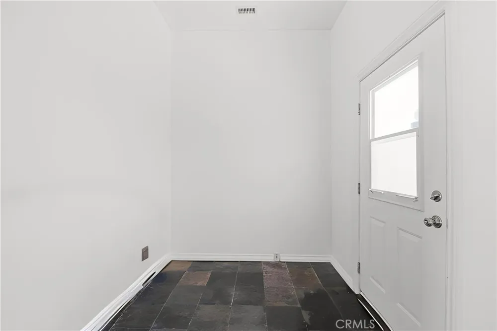 8621 Keokuk Winnetka, CA 91306