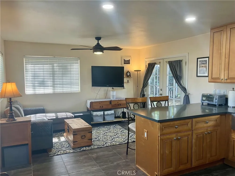 8621 Keokuk Winnetka, CA 91306
