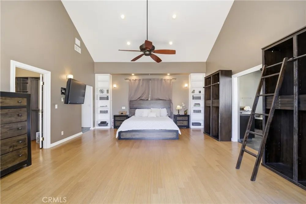 8621 Keokuk Winnetka, CA 91306