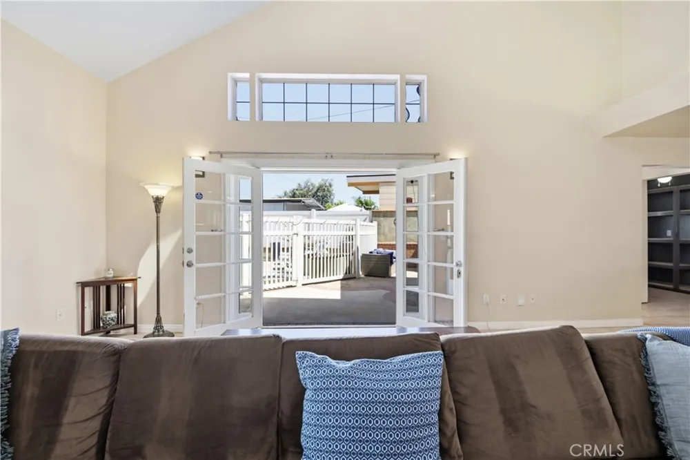 8621 Keokuk Winnetka, CA 91306