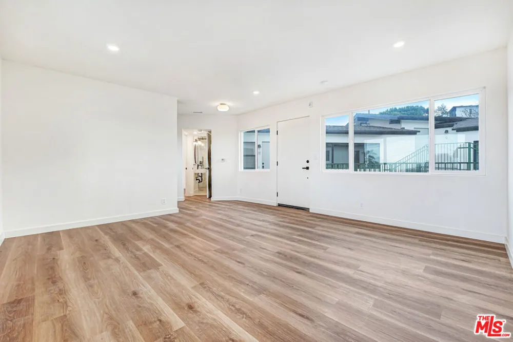 16185 W Sunset Blvd #5 Pacific Palisades, CA 90272