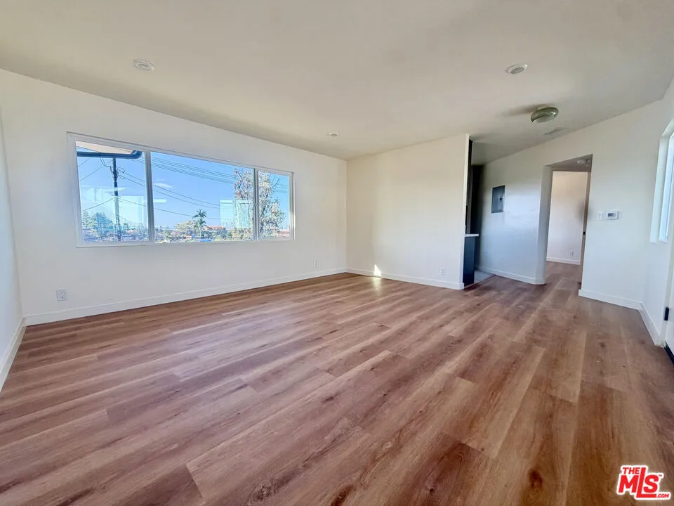 16185 W Sunset Blvd #5 Pacific Palisades, CA 90272