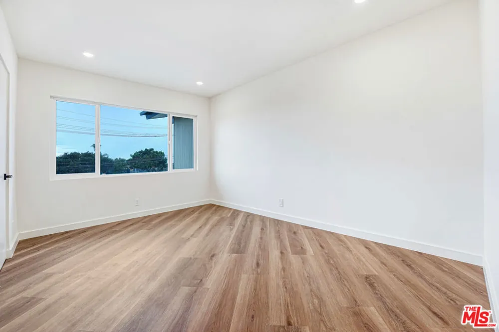 16185 W Sunset Blvd #5 Pacific Palisades, CA 90272