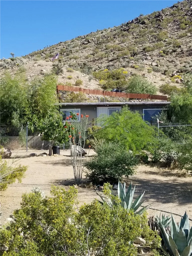5924 Avalon Yucca Valley, CA 92284