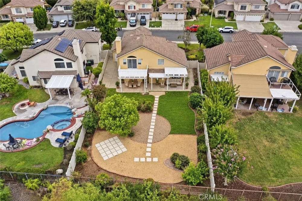 32185 Corte Carmela Temecula, CA 92592