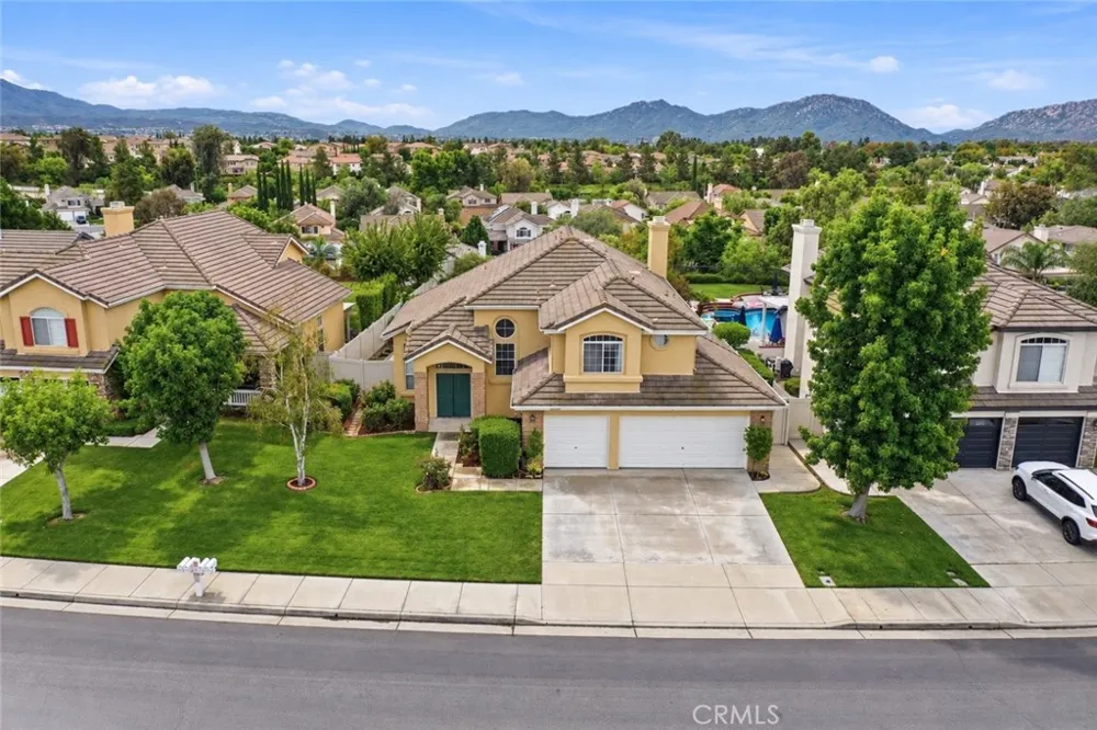 32185 Corte Carmela Temecula, CA 92592