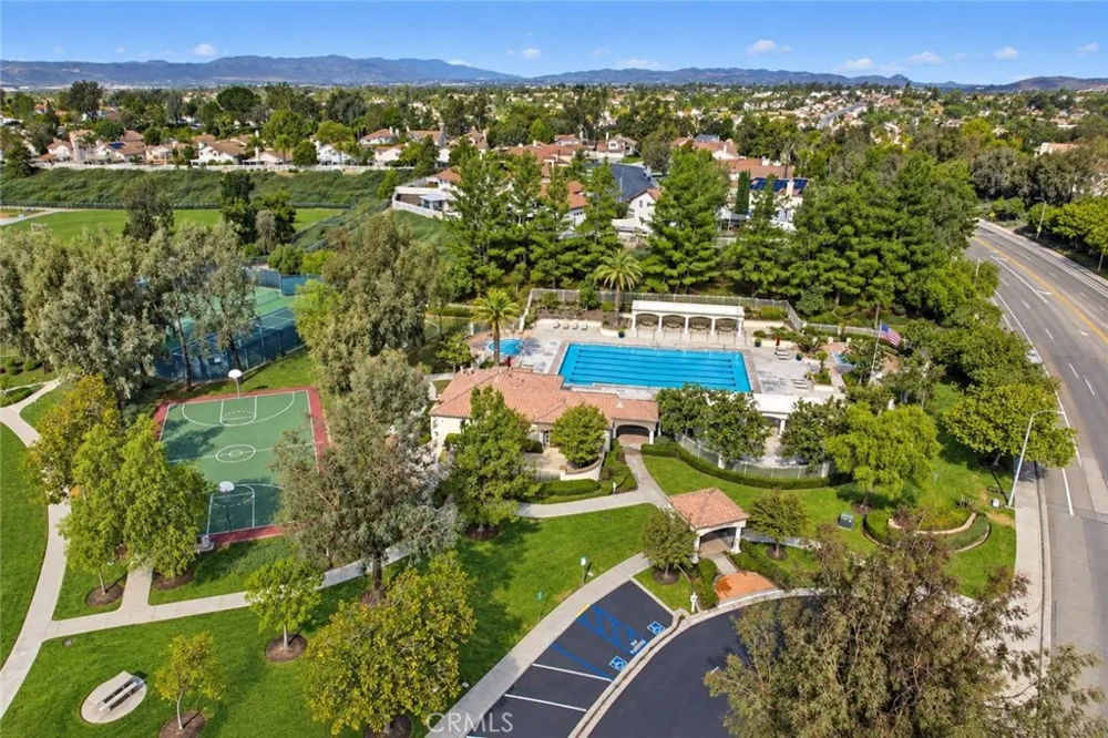 32185 Corte Carmela Temecula, CA 92592