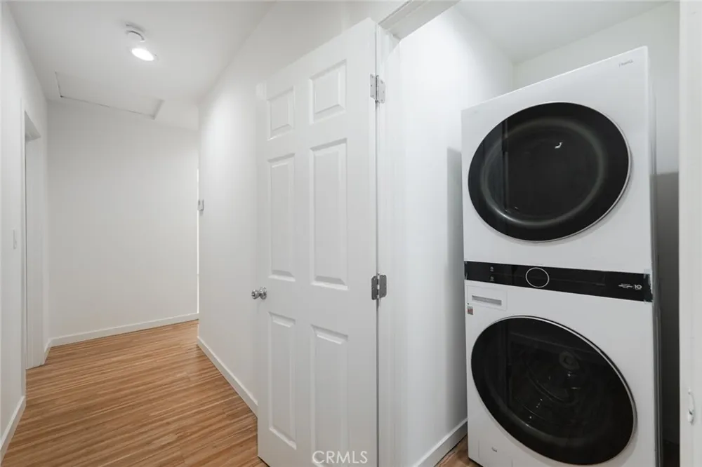 15808 Marlin Van Nuys, CA 91406