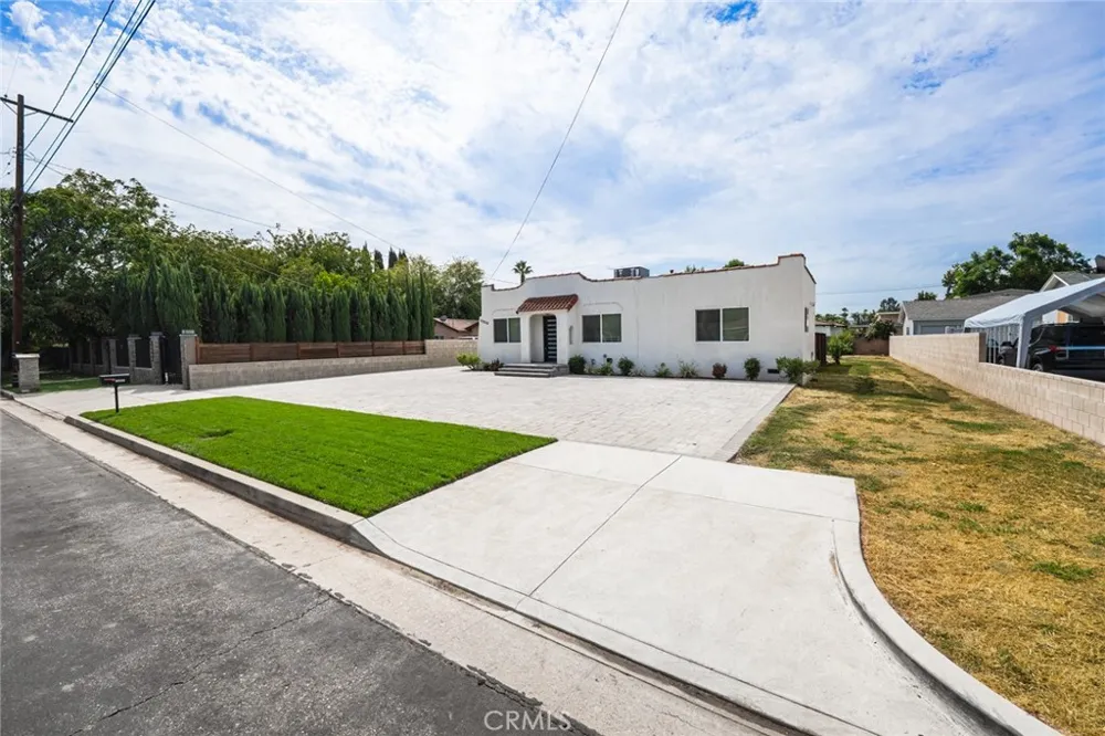 15808 Marlin Van Nuys, CA 91406