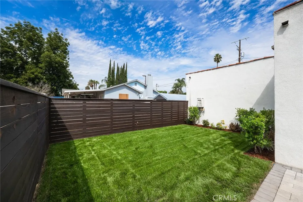 15808 Marlin Van Nuys, CA 91406