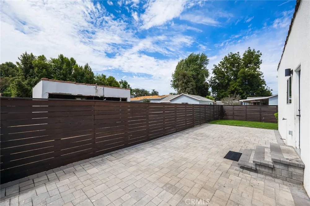 15808 Marlin Van Nuys, CA 91406