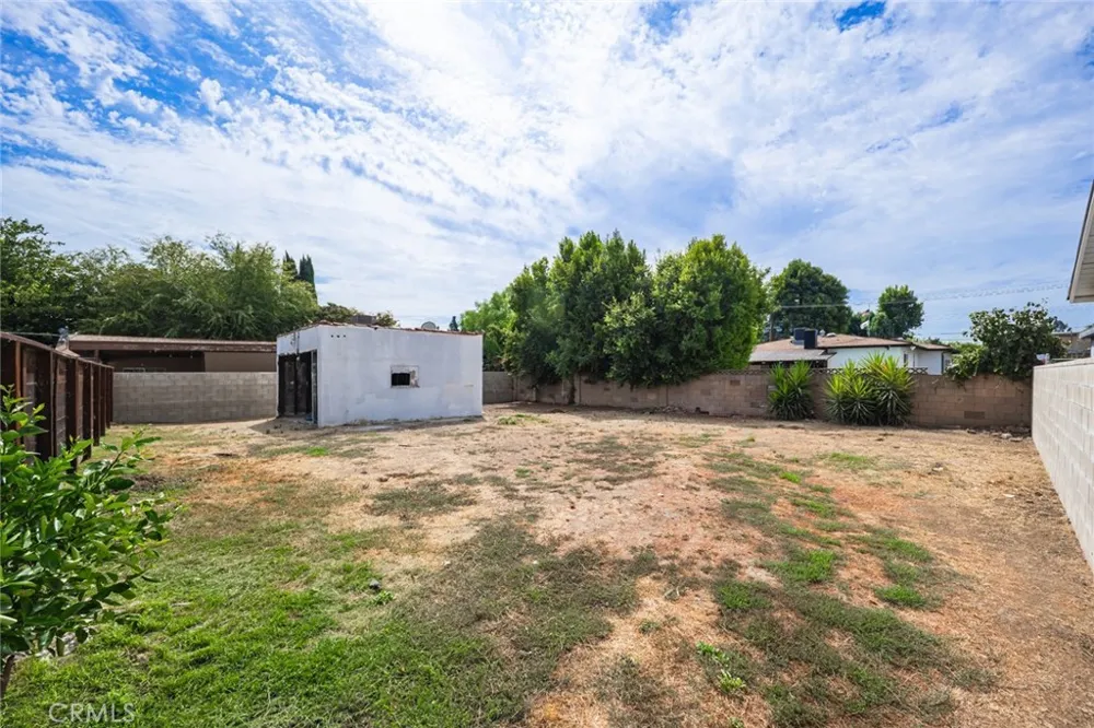 15808 Marlin Van Nuys, CA 91406