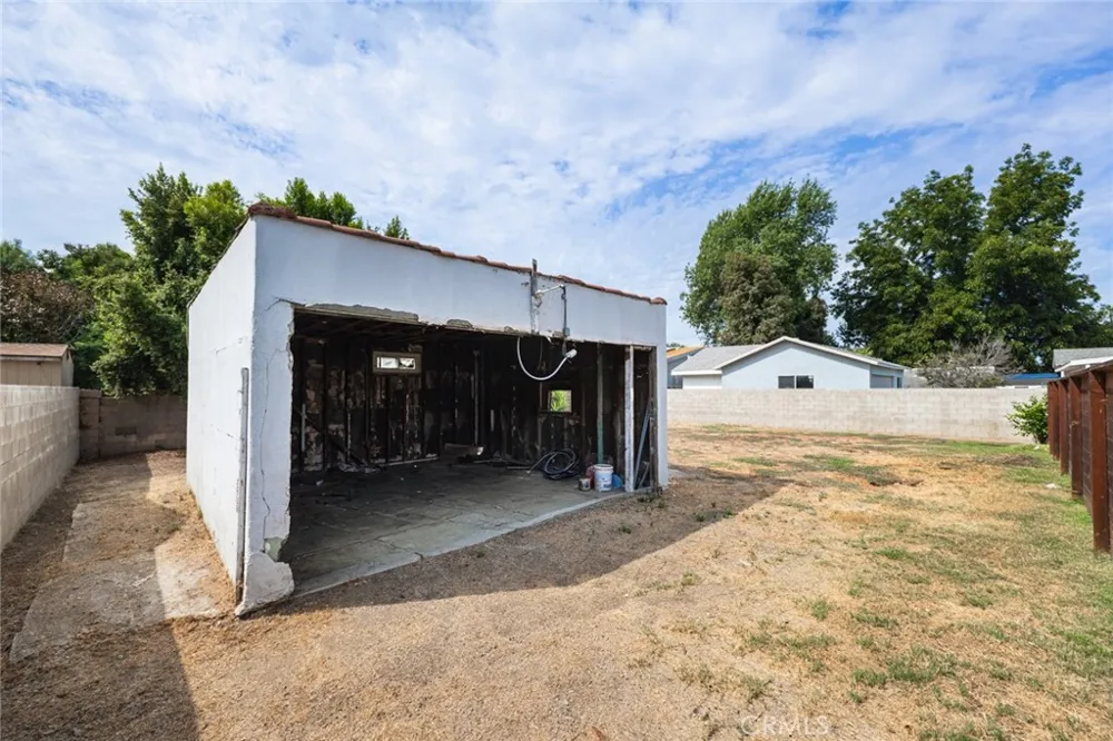 15808 Marlin Van Nuys, CA 91406