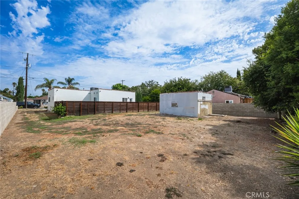 15808 Marlin Van Nuys, CA 91406
