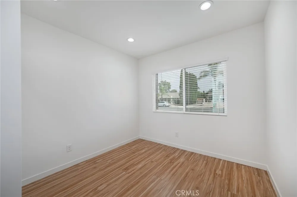 15808 Marlin Van Nuys, CA 91406