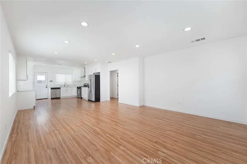 15808 Marlin Van Nuys, CA 91406