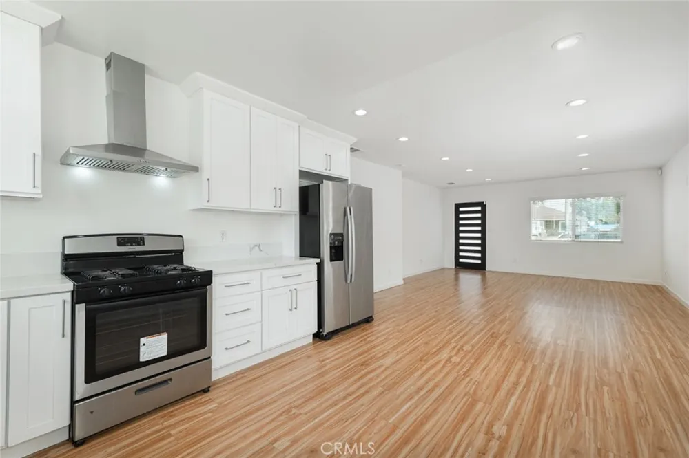 15808 Marlin Van Nuys, CA 91406