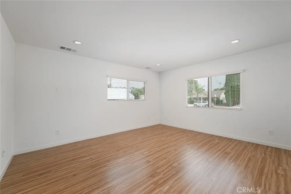 15808 Marlin Van Nuys, CA 91406