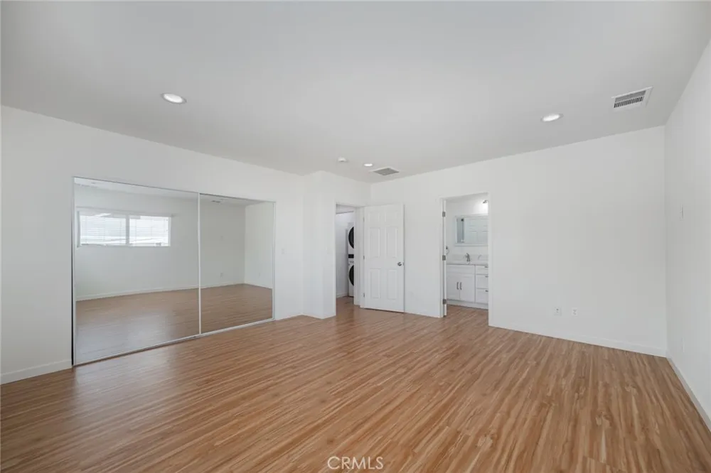 15808 Marlin Van Nuys, CA 91406