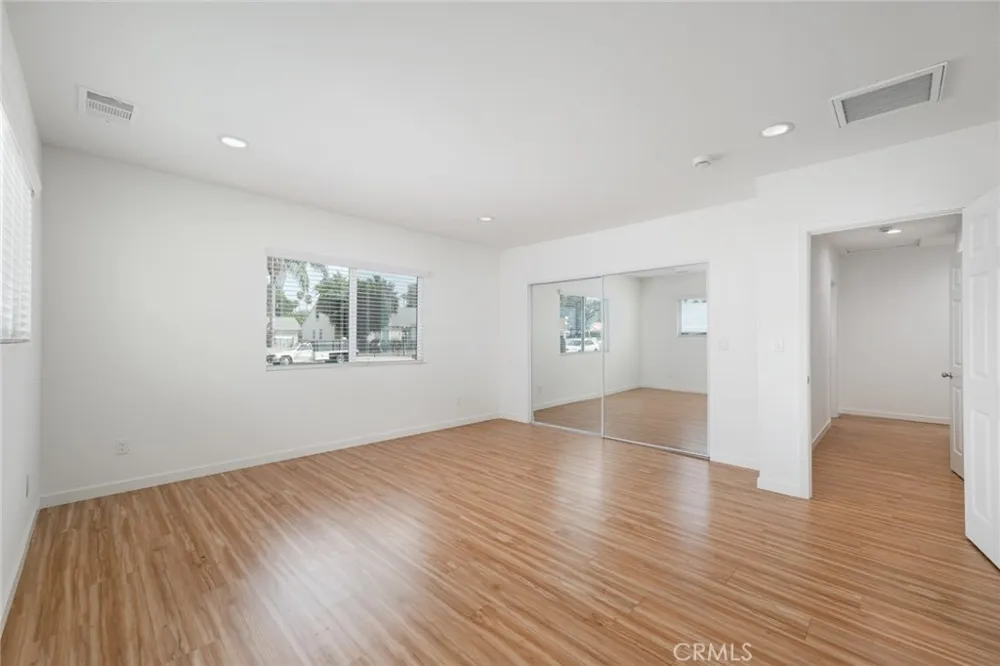 15808 Marlin Van Nuys, CA 91406
