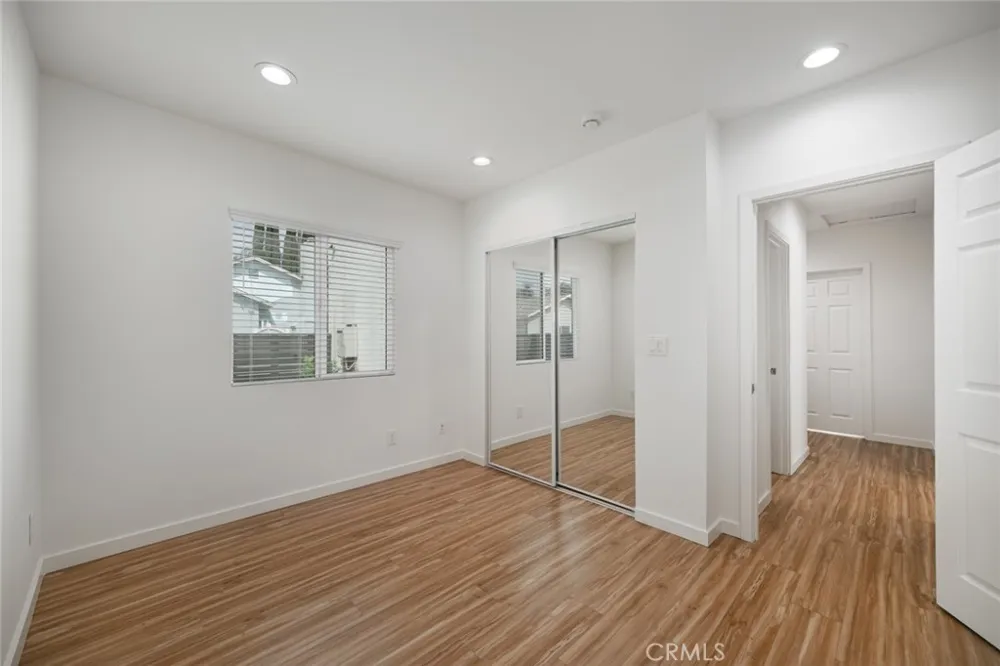 15808 Marlin Van Nuys, CA 91406