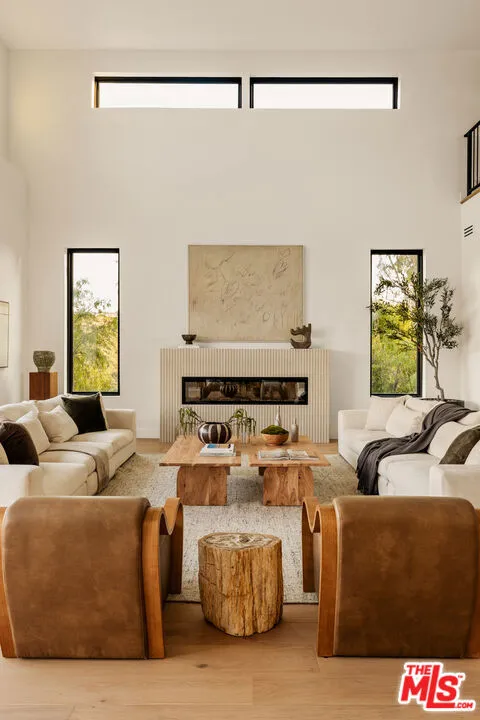 38 Dapplegray Road Bell Canyon, CA 91307
