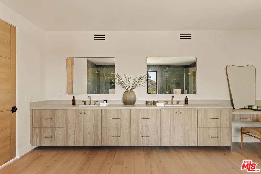 38 Dapplegray Road Bell Canyon, CA 91307