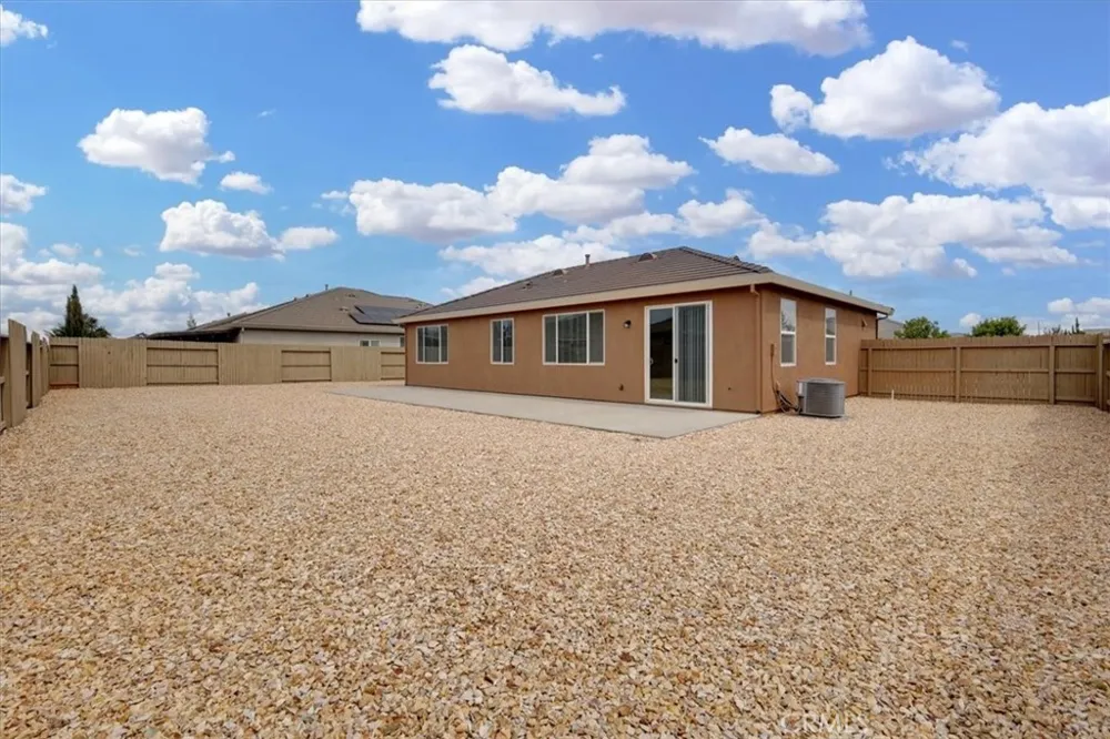 5658 Stonehaven Linda, CA 95901