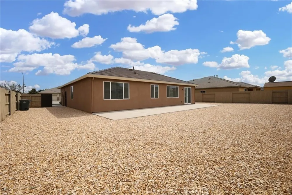 5658 Stonehaven Linda, CA 95901