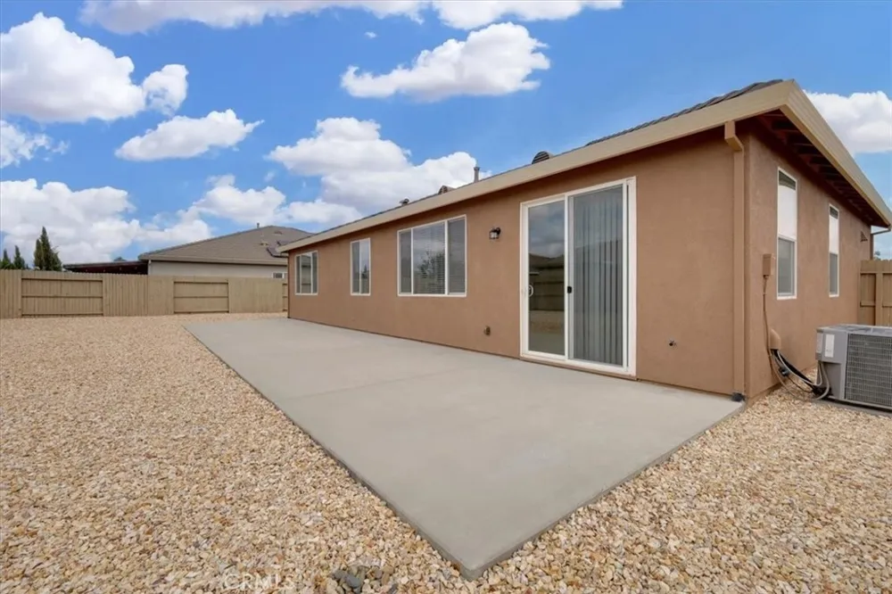 5658 Stonehaven Linda, CA 95901