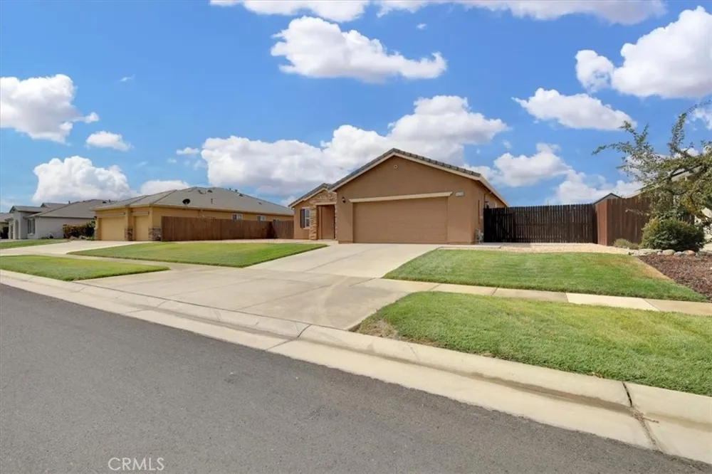 5658 Stonehaven Linda, CA 95901