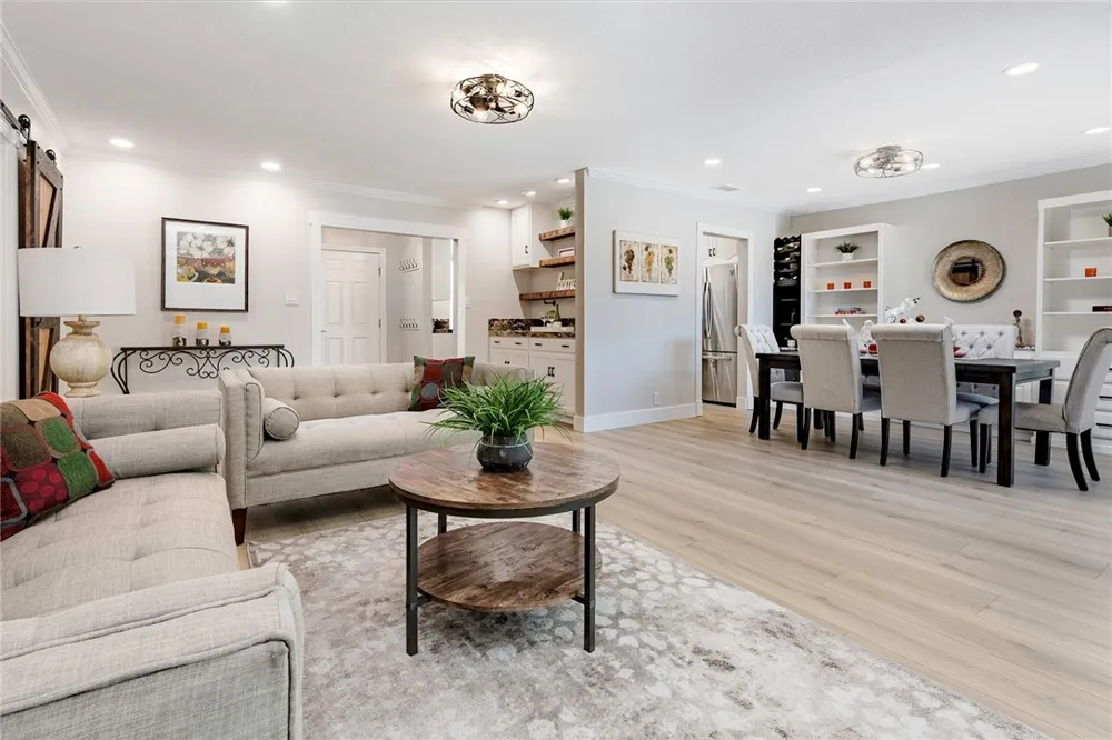 2425 Heather Long Beach, CA 90815