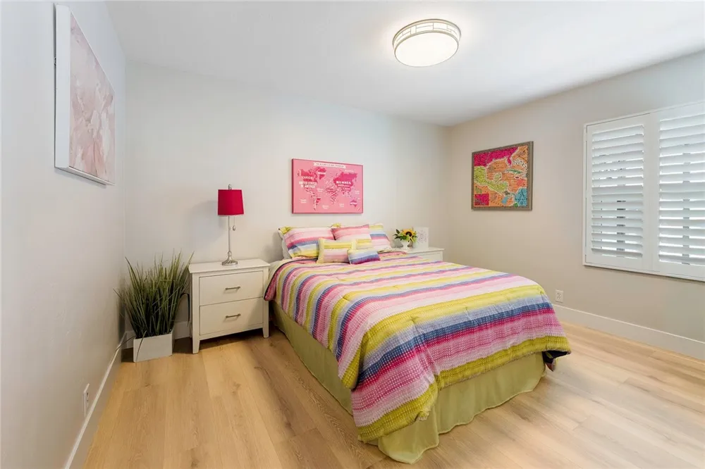 2425 Heather Long Beach, CA 90815