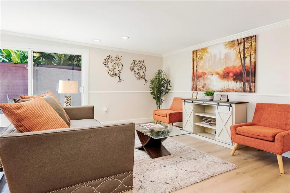 2425 Heather Long Beach, CA 90815