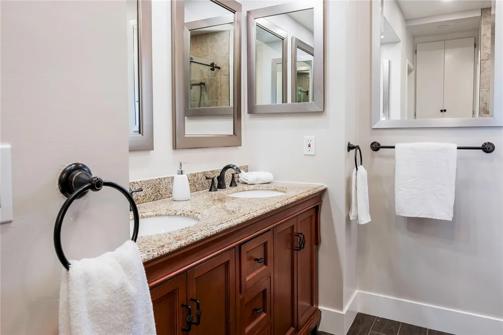 2425 Heather Long Beach, CA 90815