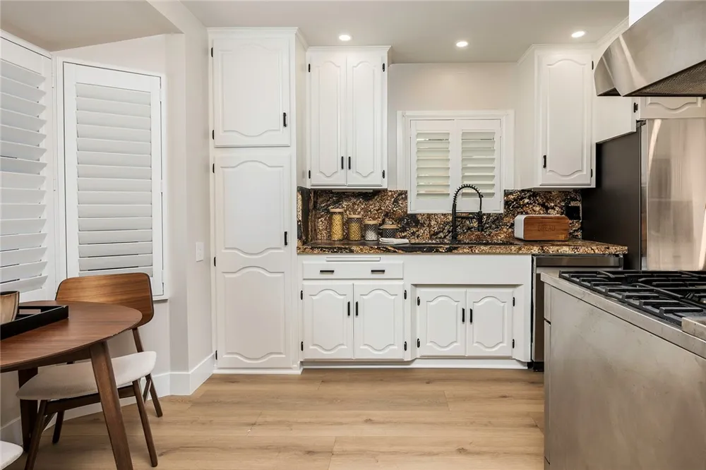 2425 Heather Long Beach, CA 90815