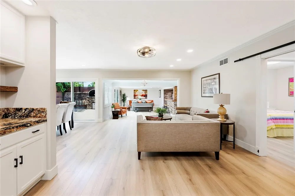2425 Heather Long Beach, CA 90815