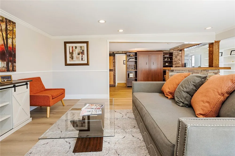 2425 Heather Long Beach, CA 90815