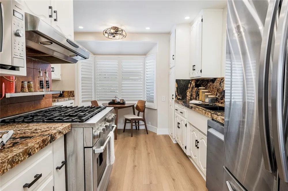 2425 Heather Long Beach, CA 90815