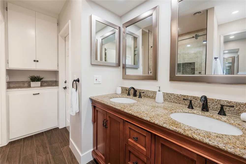 2425 Heather Long Beach, CA 90815