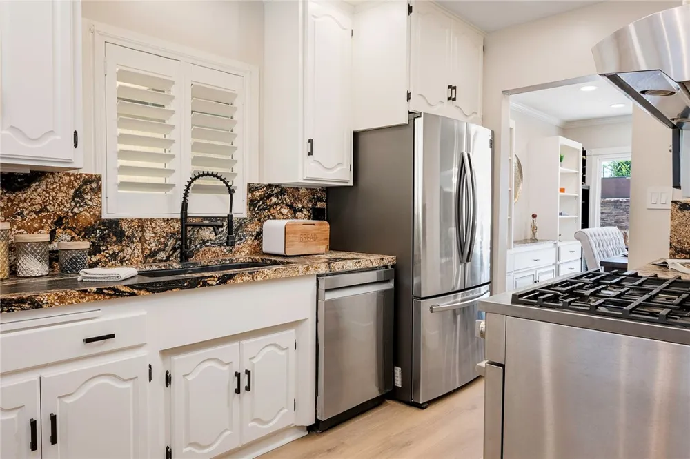 2425 Heather Long Beach, CA 90815