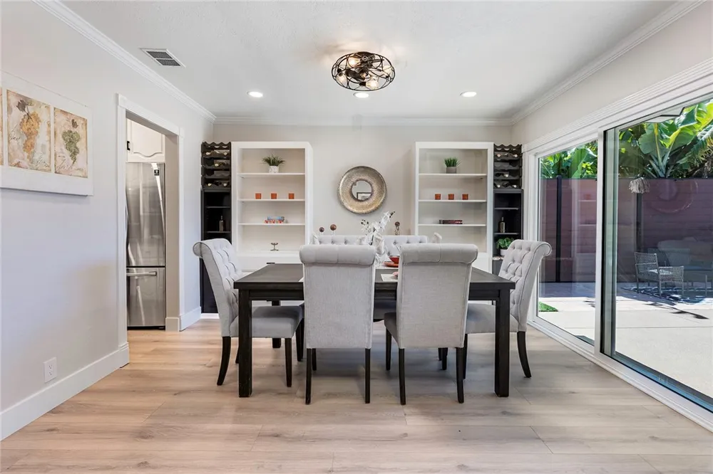 2425 Heather Long Beach, CA 90815