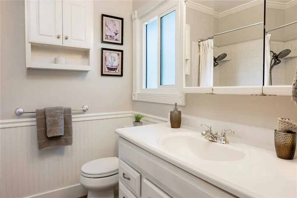 2425 Heather Long Beach, CA 90815