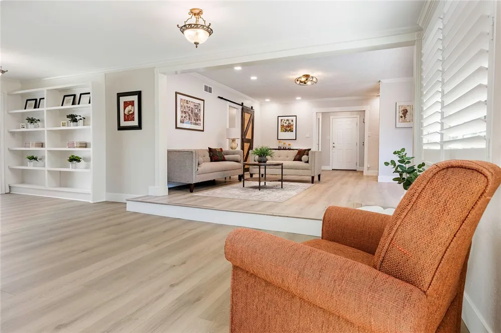 2425 Heather Long Beach, CA 90815