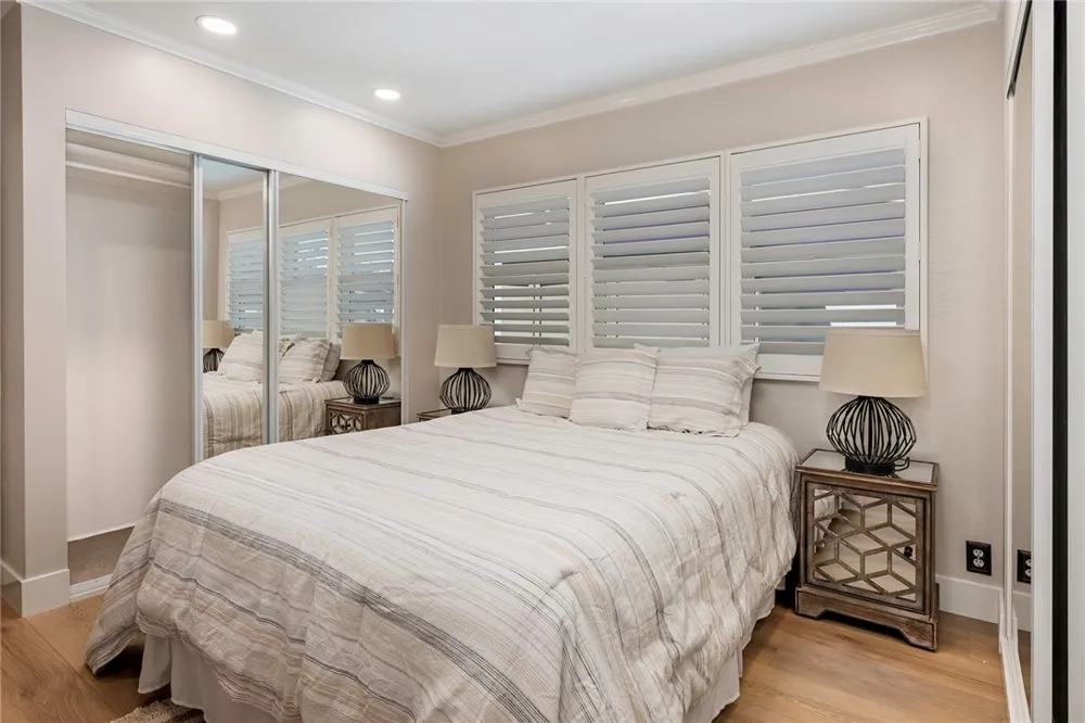 2425 Heather Long Beach, CA 90815