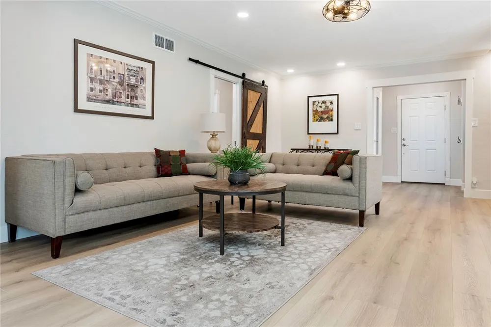 2425 Heather Long Beach, CA 90815