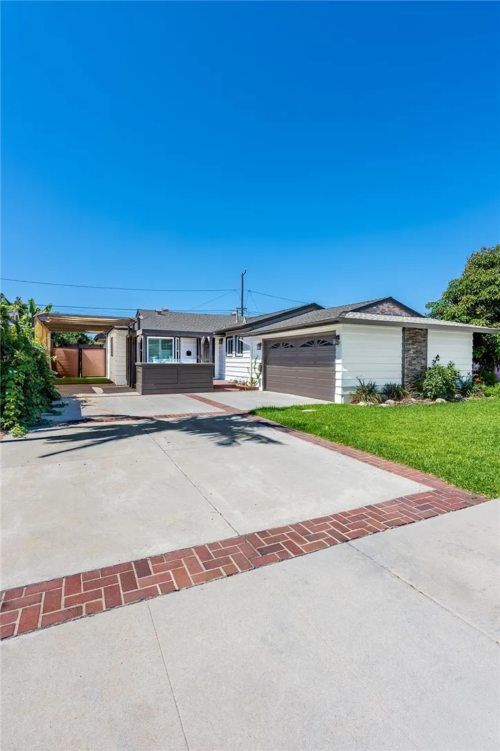 2425 Heather Long Beach, CA 90815