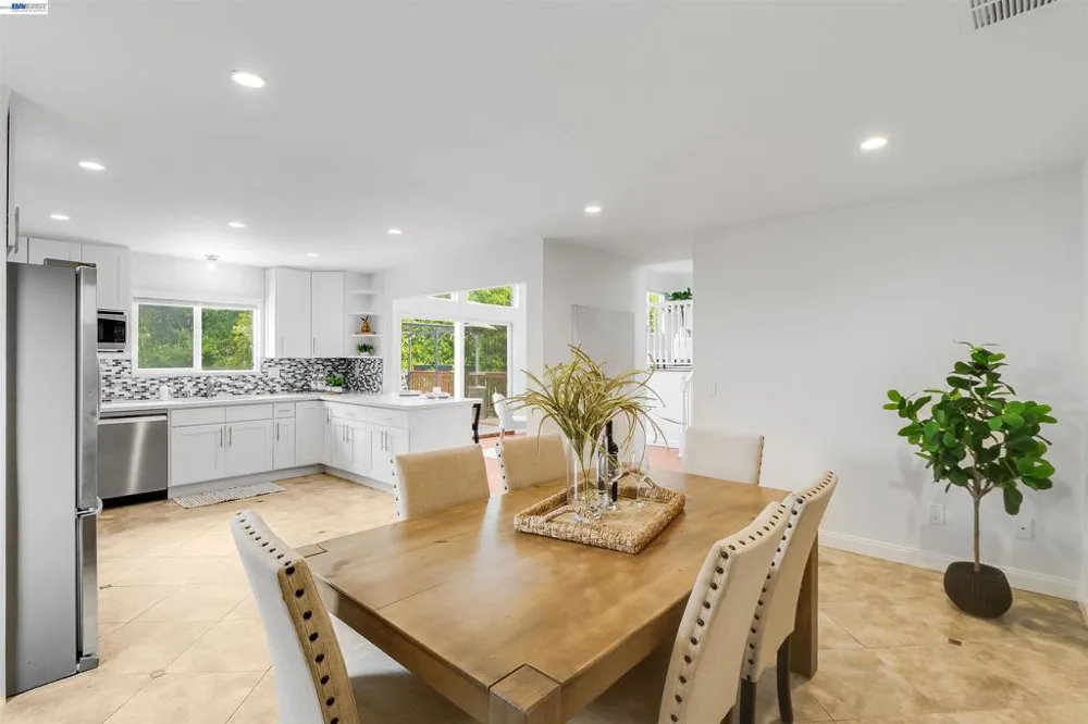 4087 Mozart Dr Richmond, CA 94803